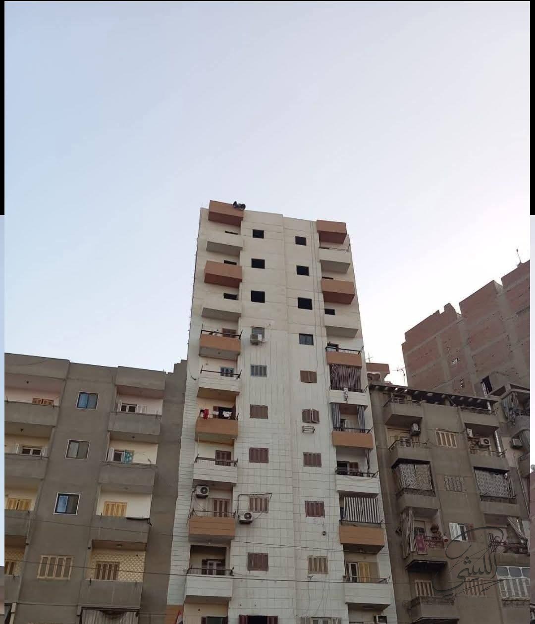الششتاوي أمام بوابه سوق الجمله